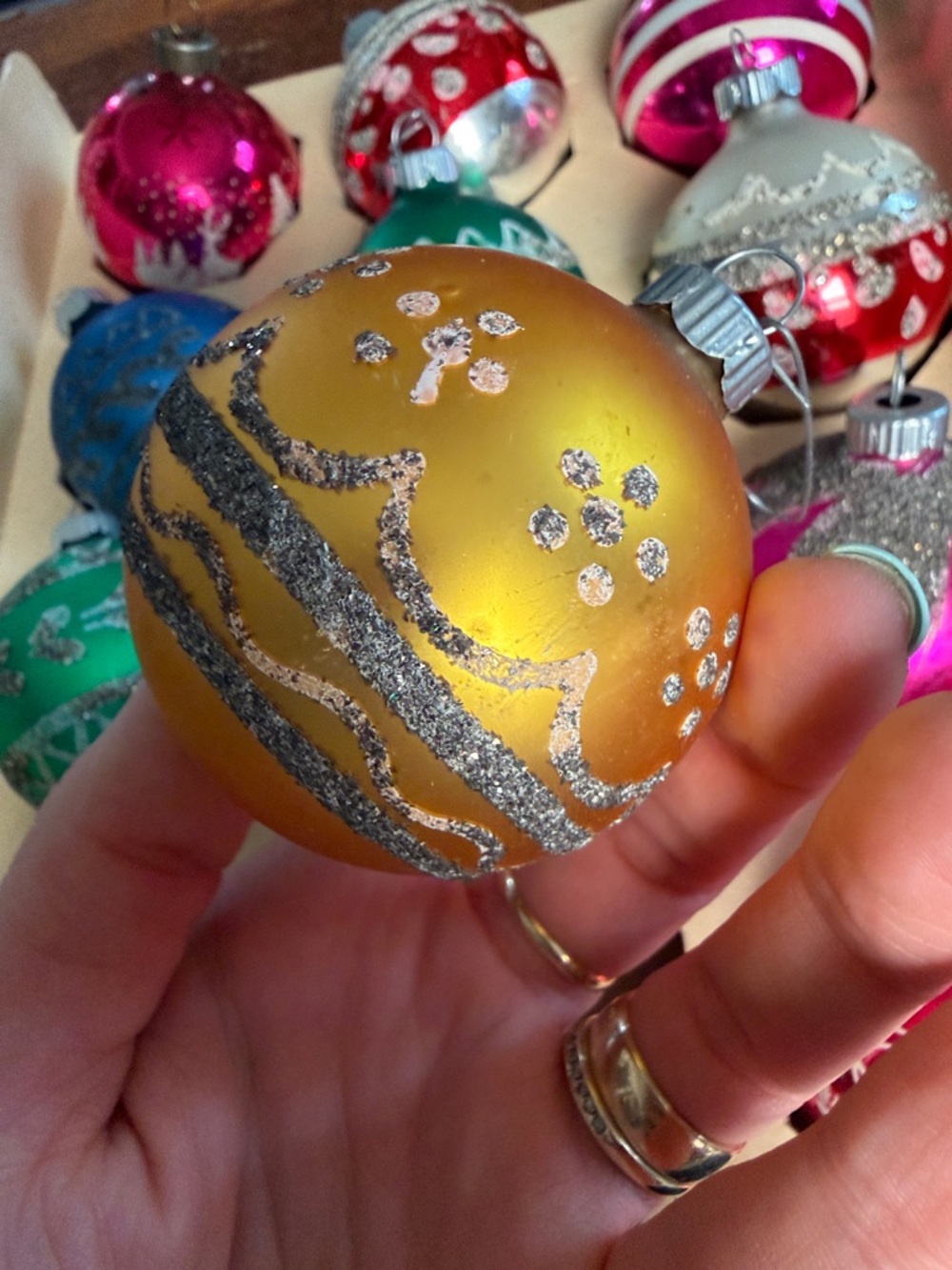 Set of 12 Assorted Multicolor Vintage Shiny Brite Glass Christmas Ornaments - Picture 11 of 14